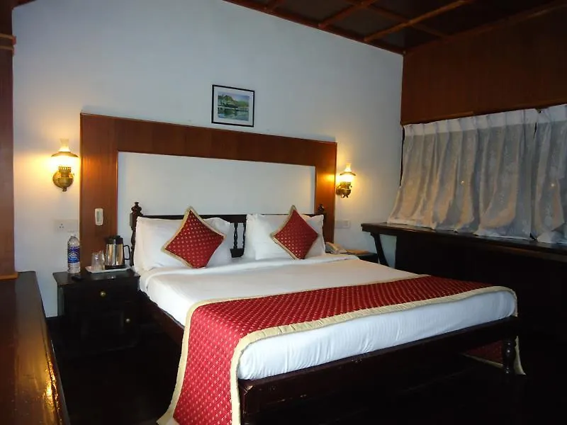 ***  The Lake Village Resort コッタヤム インド
